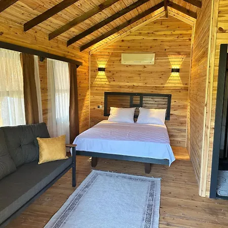 Prázdninový dům Pine Village Oeluedeniz *